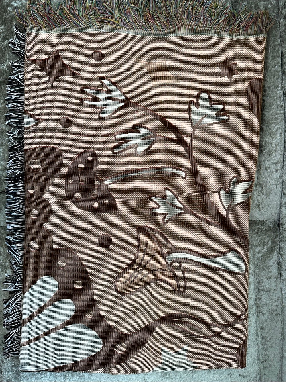 NWT Earthbound Trading Company Reversible Moth Mushroom Blanket - Picture 8 of 11